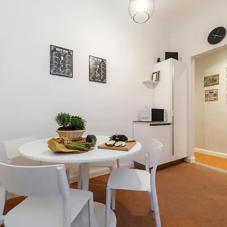 A Peaceful Oasis By The Centre Apartment